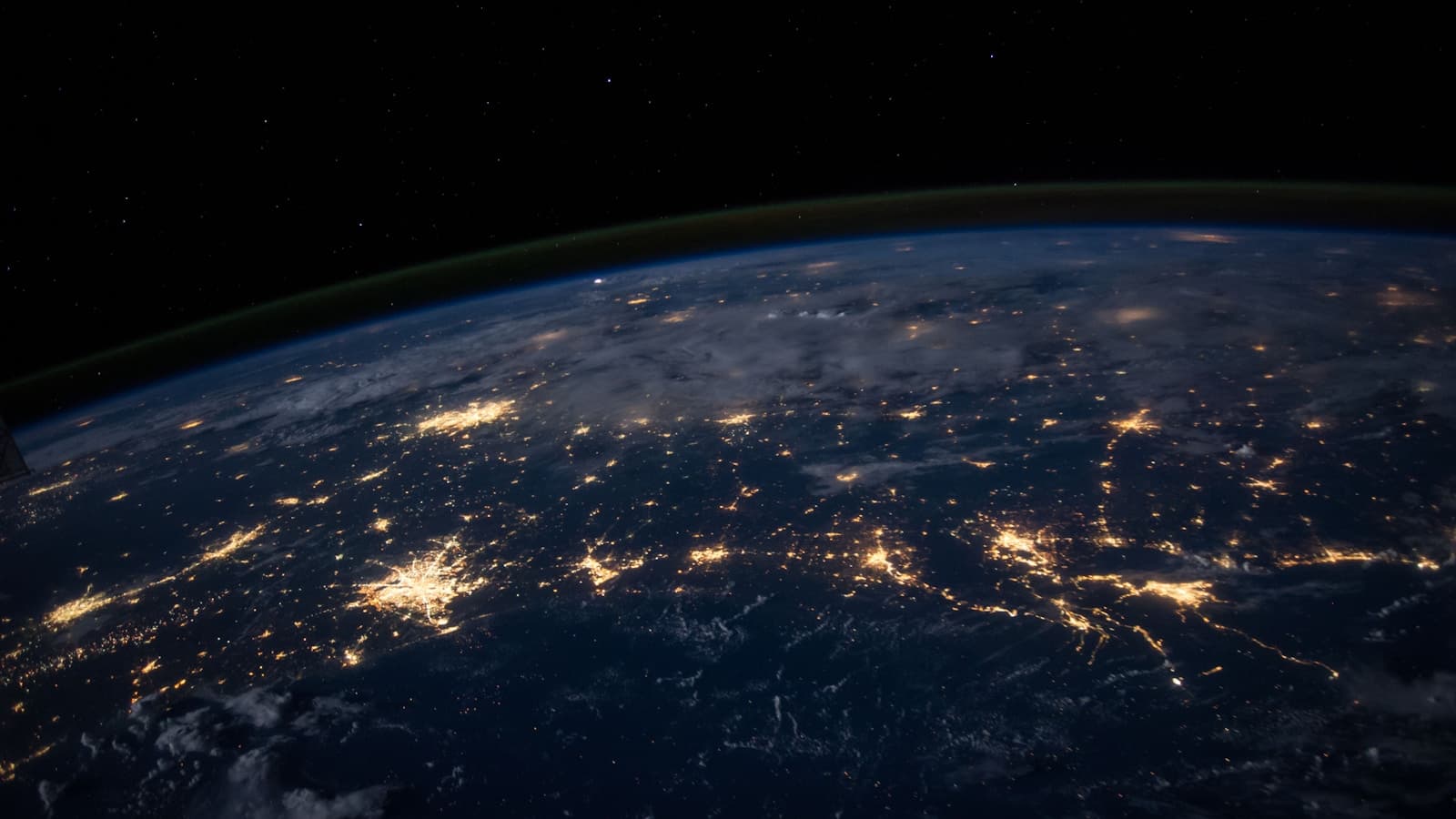 Serverless vs VPS: Which Architecture Wins for Modern Startups?